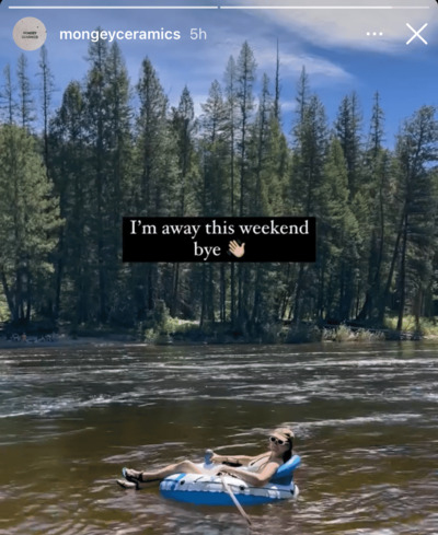 share your out-of-office message on insta story