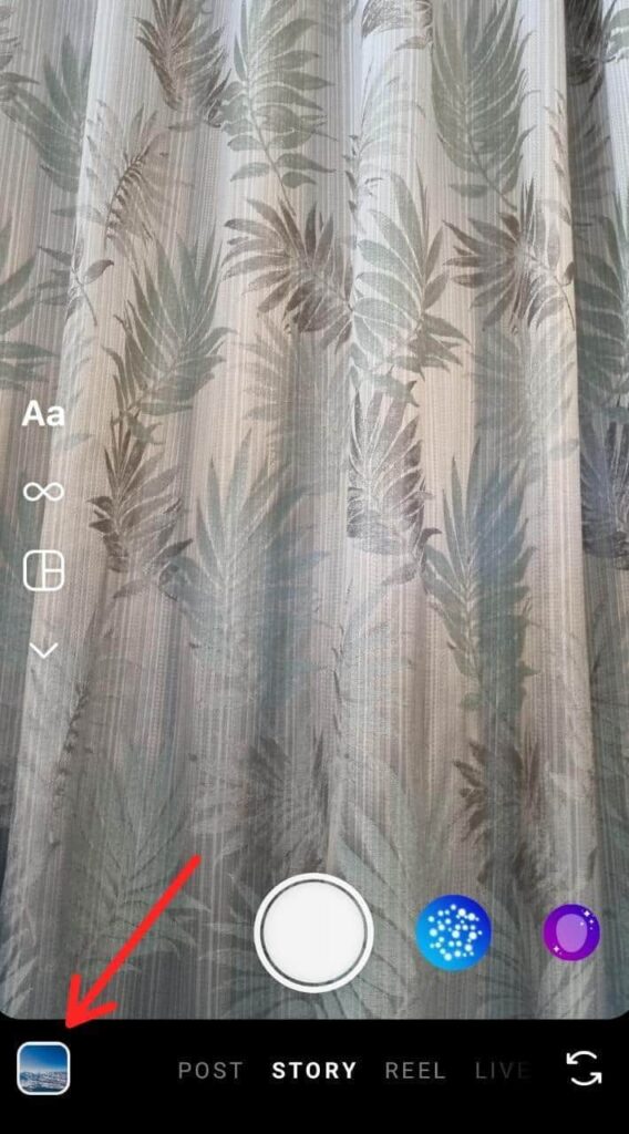 Add background image to Instagram Story